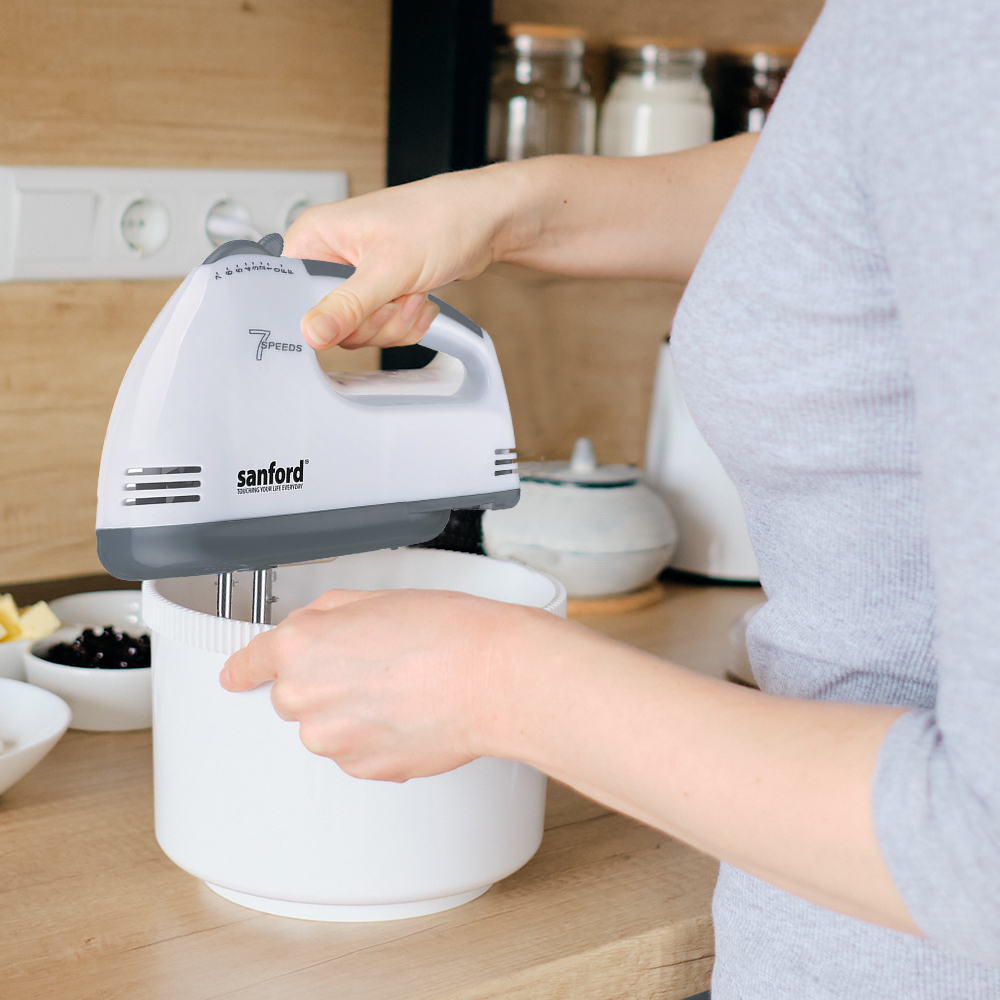 HAND MIXER - SANFORD